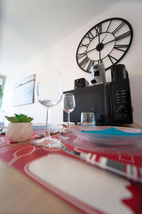 Fully Equipped Apartment St Charles Train Station Марсилия Екстериор снимка